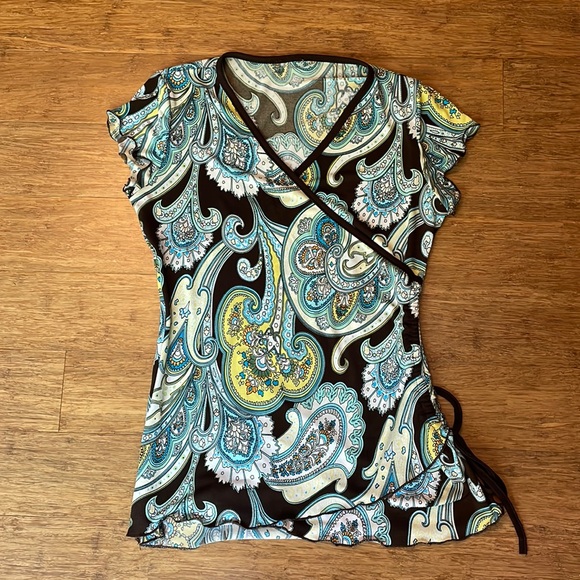 Cross over paisley top - Picture 1 of 6
